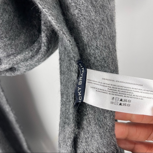 NWT Lucky Brand Fringe Winter Scarf Charcoal Grey One Size Long Rectangle - Picture 5 of 5